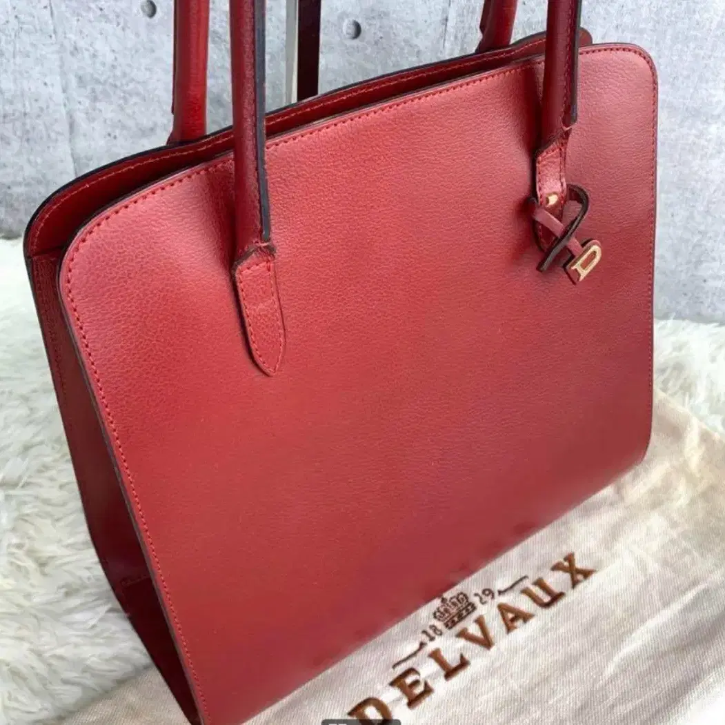 델보 DELVAUX 가방.