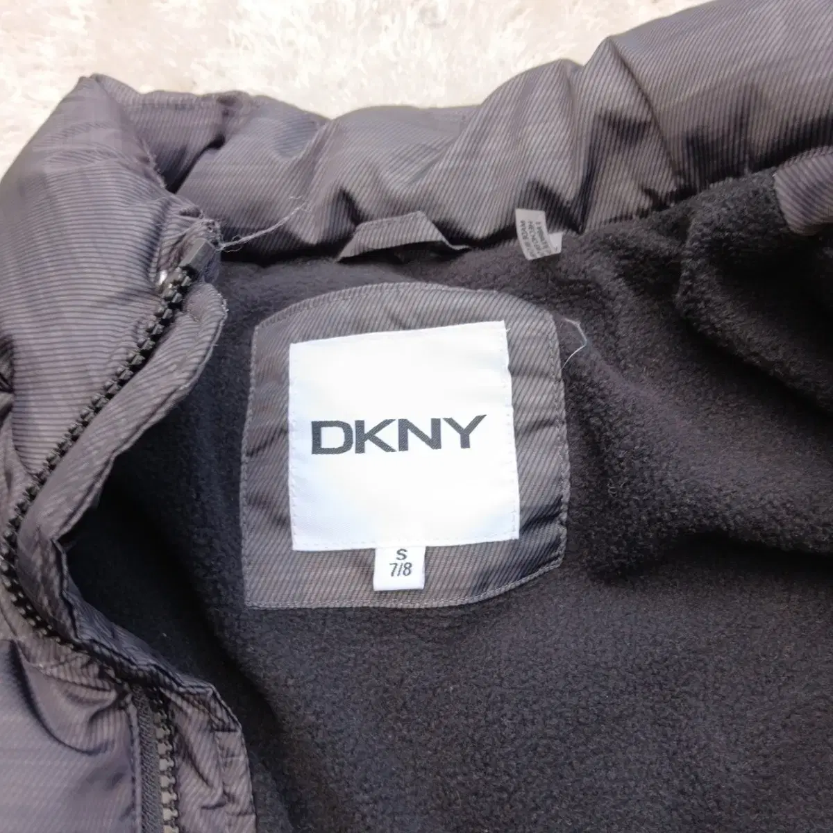 DKNY 아동패딩(S사이즈)