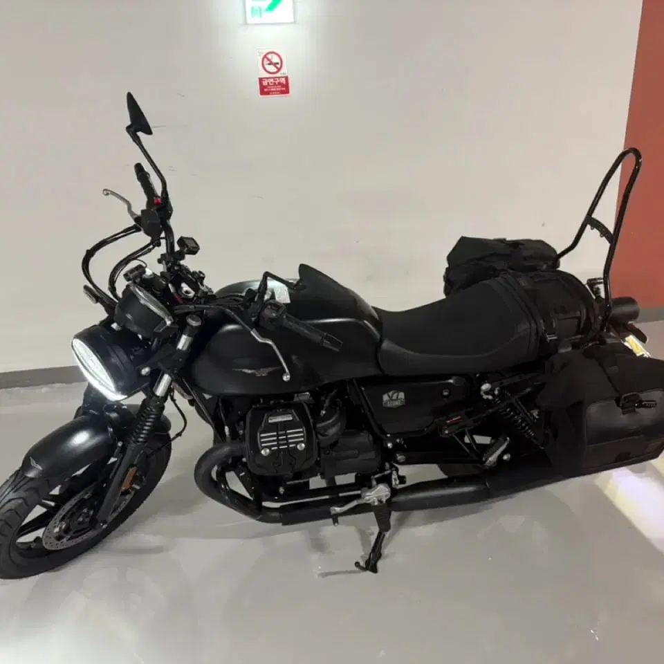 모토구찌(Motoguzzi) V7 Stone 850 22년식 23년등록