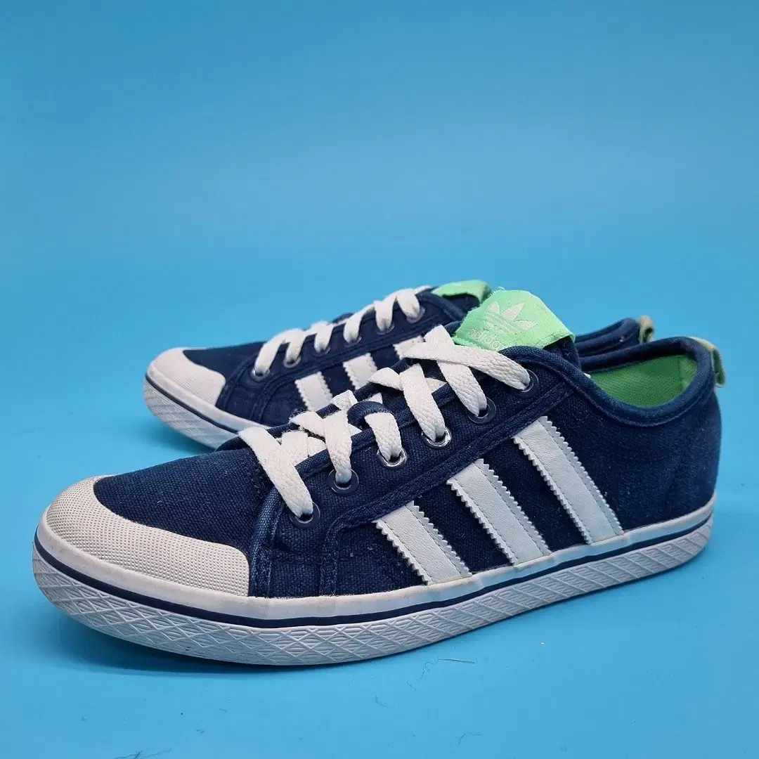 Adidas Honeyrow Sneakers250