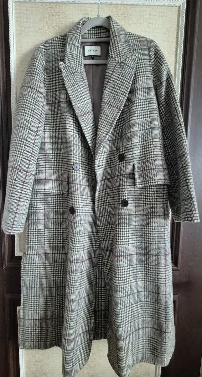 Tyrene woolen checked coat