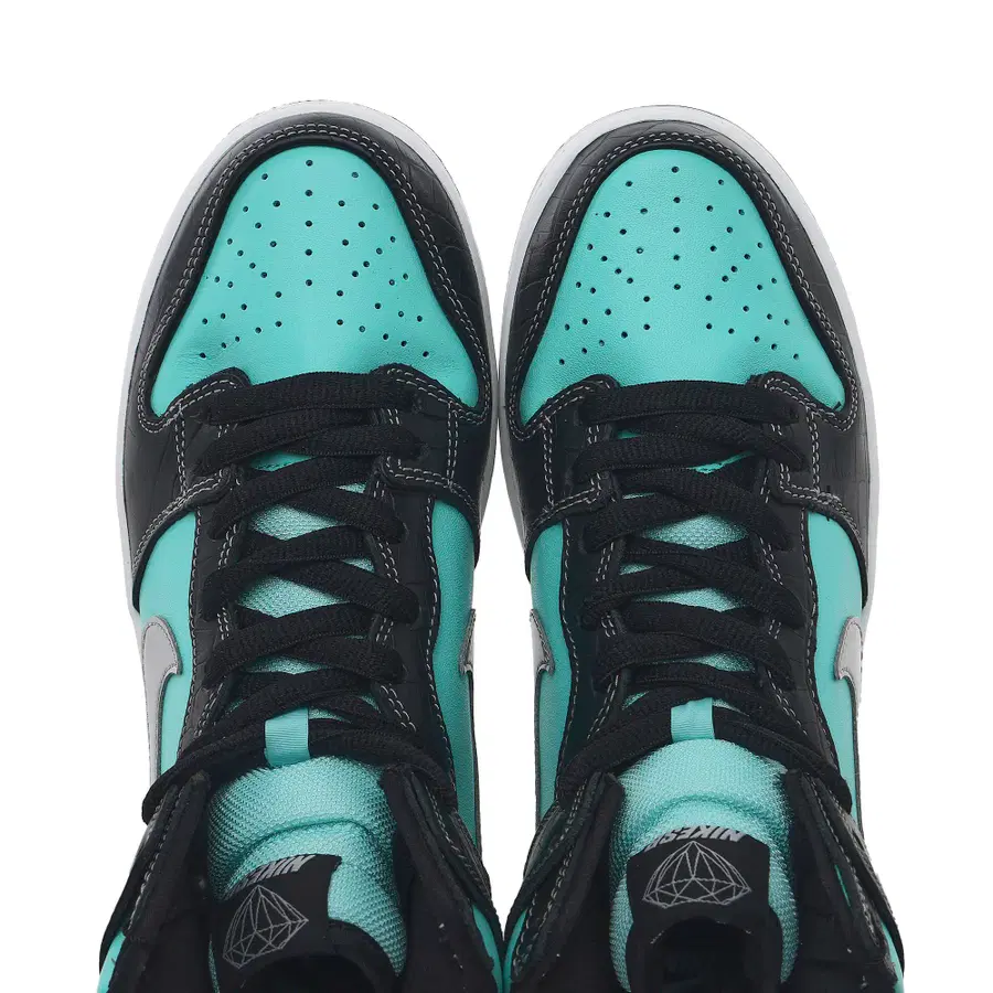 耐克 x 钻石供应 SB Dunk High Tiffany