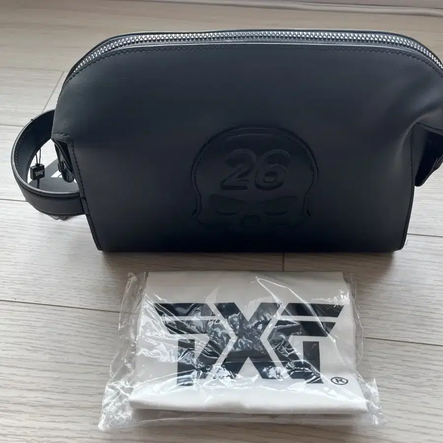 PXG 한정판 스컬 파우치 블랙 새상품판매