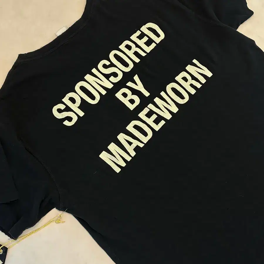 Madeworn 메이드원 artist 티셔츠