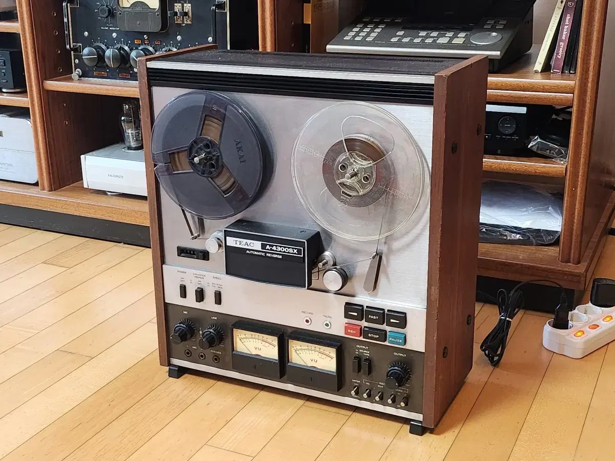 명기 티악 TEAC A-4300SX 4트랙 7인치 고급형 오디오 릴데크