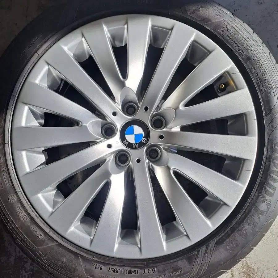 bmw 5시리즈 f10 18인치휠타이어 정품휠