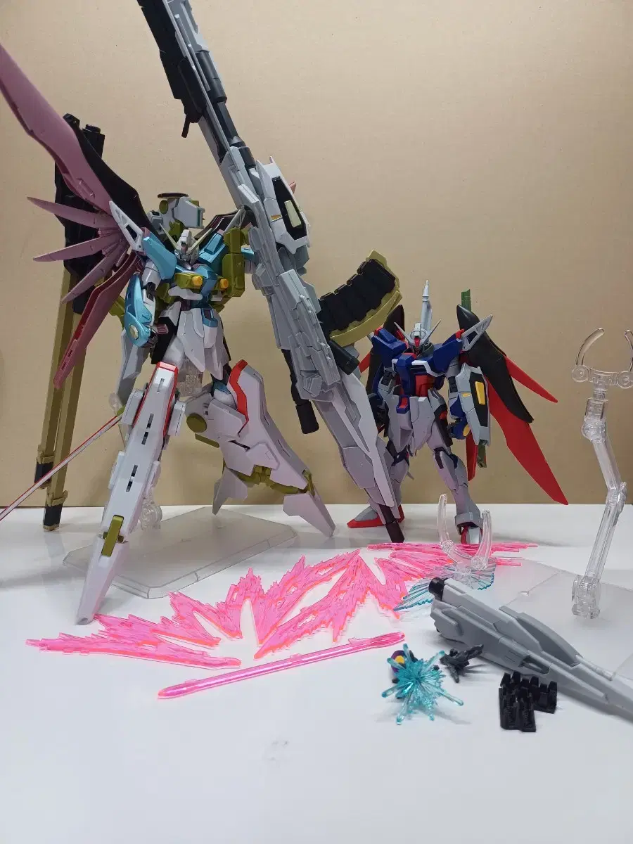 HG Destiny Gundam Spec 2 & Zeus Silhouette Fully Assembled