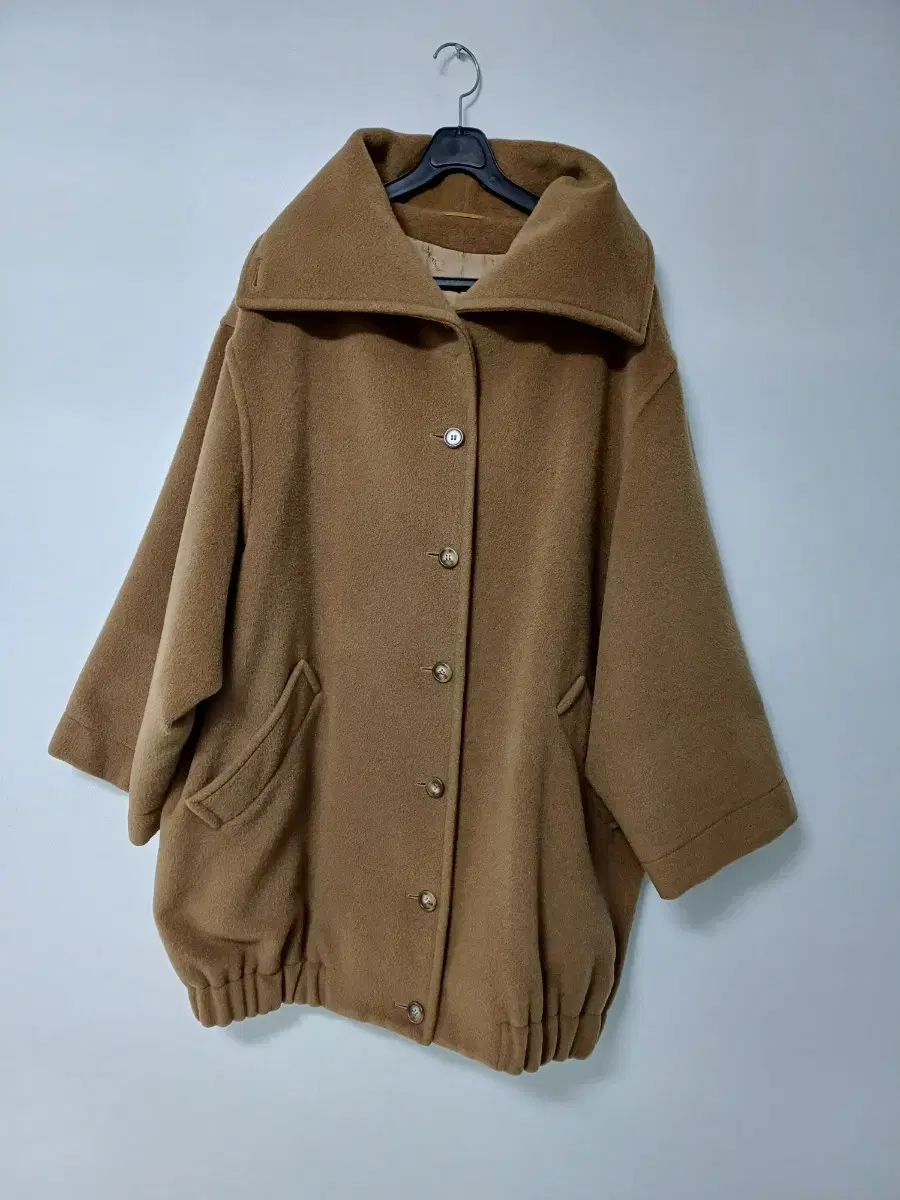 Luxury Max Mara Overcoat Woolen Half Coat (Brand New.Overfit95.100)