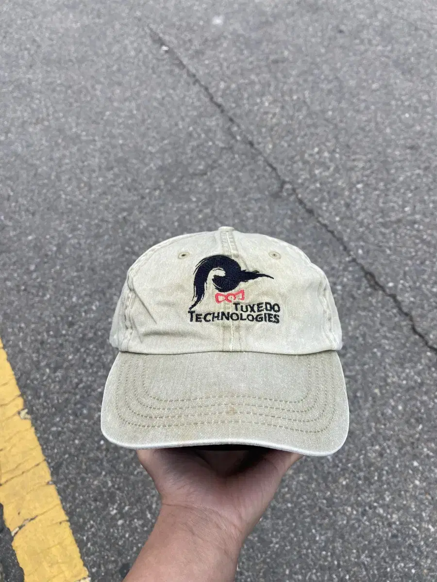 Tuxedo Vintage Cap