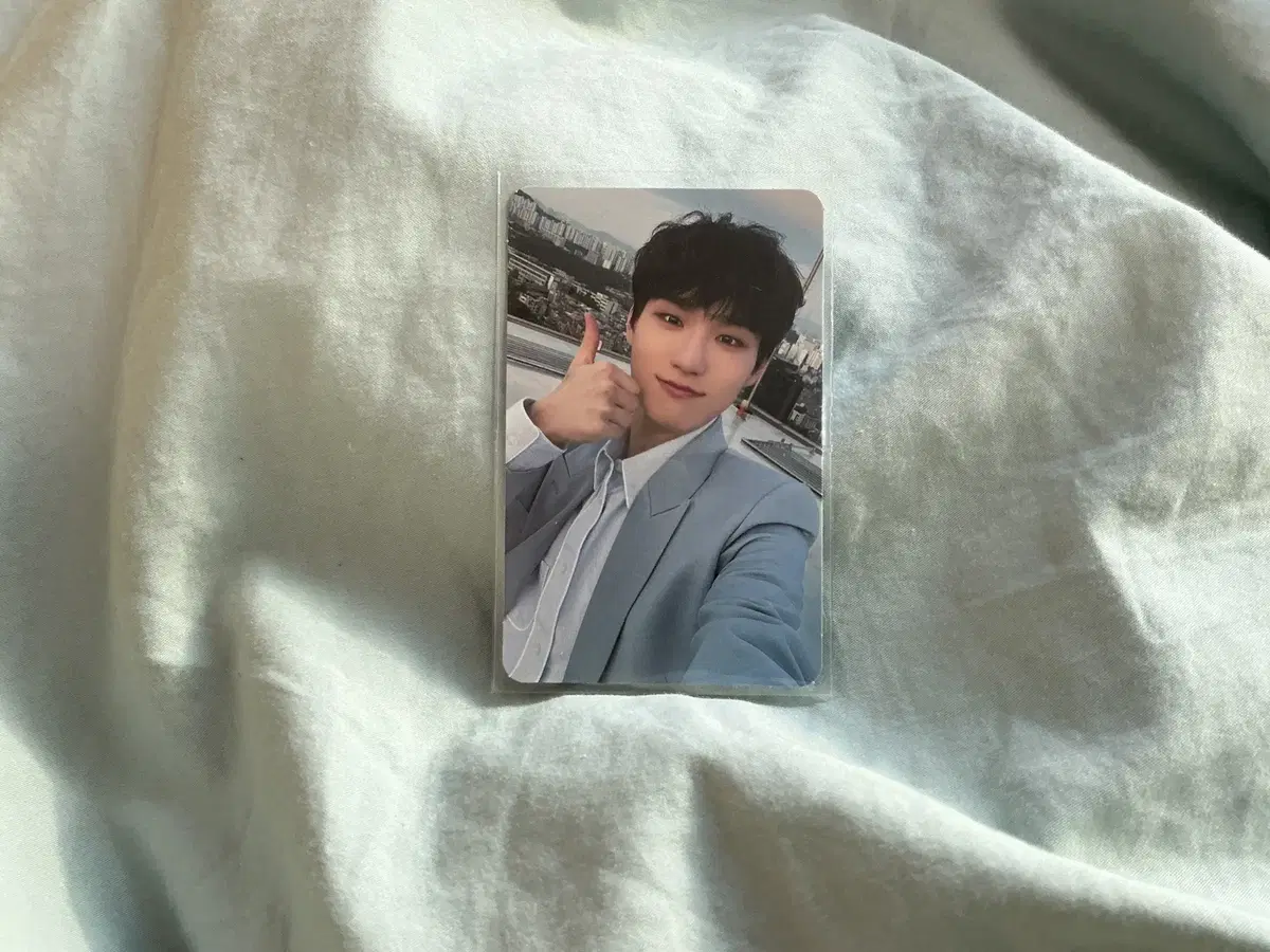 BDC Hong Jun photocard sell it