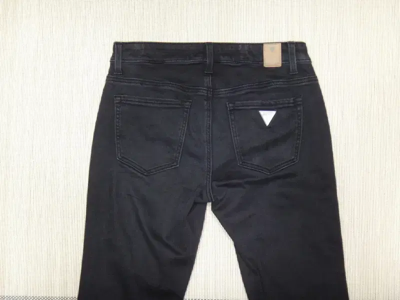 (30in) Gess GUESS Brushed Slim Straight Pants