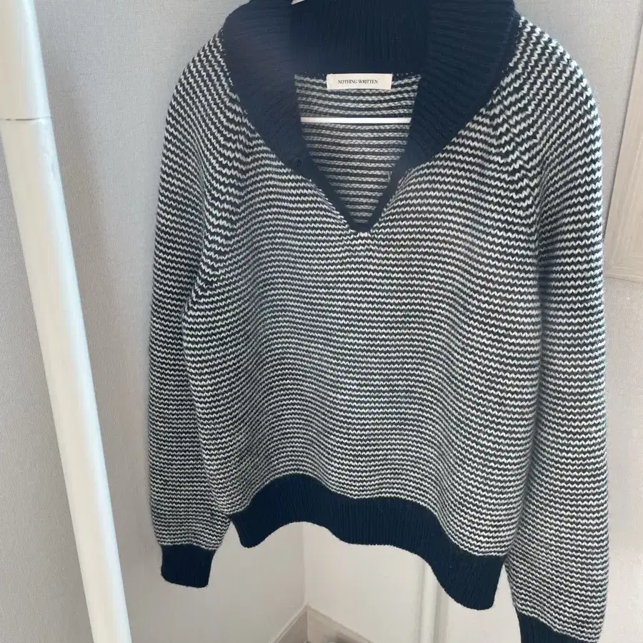 낫띵리튼 Caron  Stripe Jumper