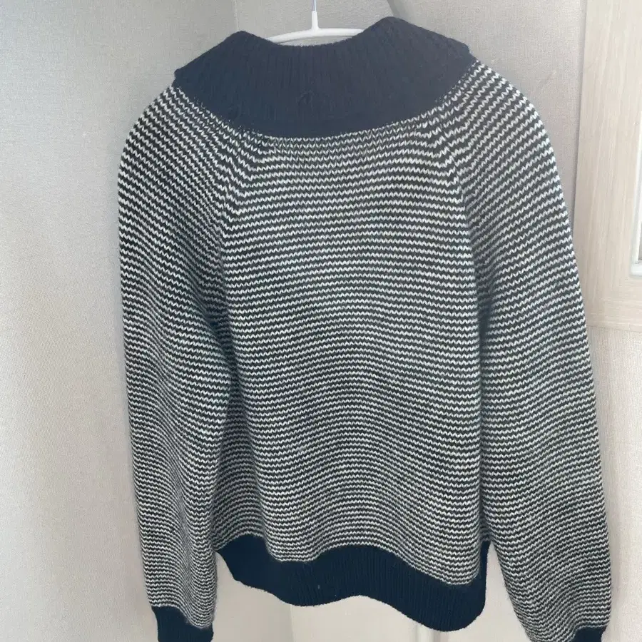 낫띵리튼 Caron  Stripe Jumper