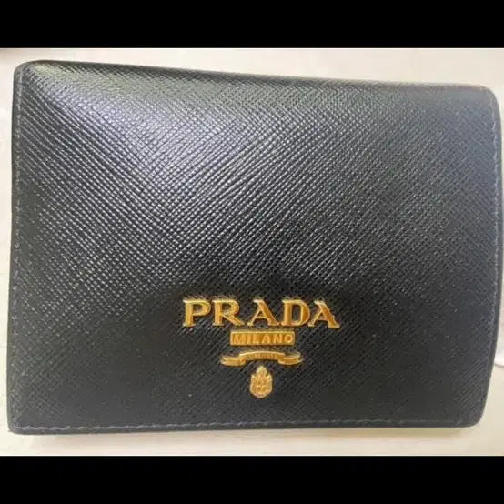 PRADA 지갑