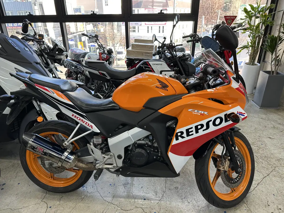 혼다 15년식 CBR125R (28,024km) 렙솔 컬러 판매 합니다.