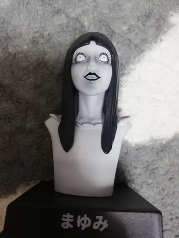 토미에 귀를 문지르는 여자 피규어 마유미 이토 준지 호러 괴상한 상자