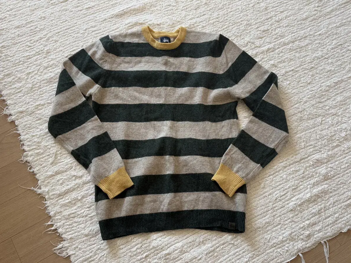 Stussy knit size M lambswool