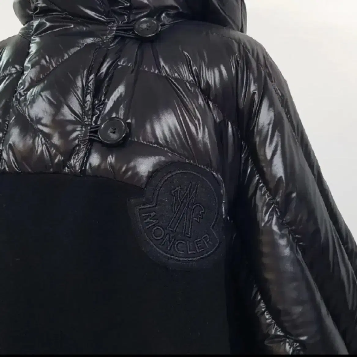 Moncler 몽클레어 몽끌레어 프린지 로고 패딩 케이프