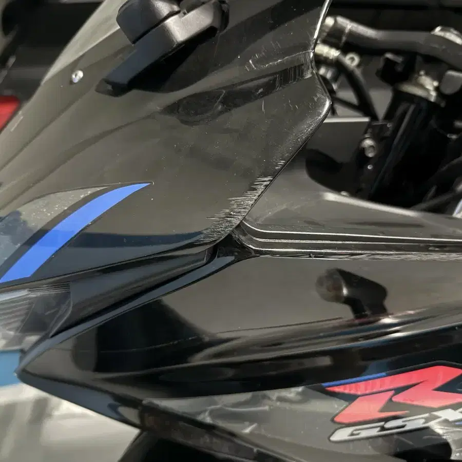 스즈키 gsx r125 19년식 판매합니다.