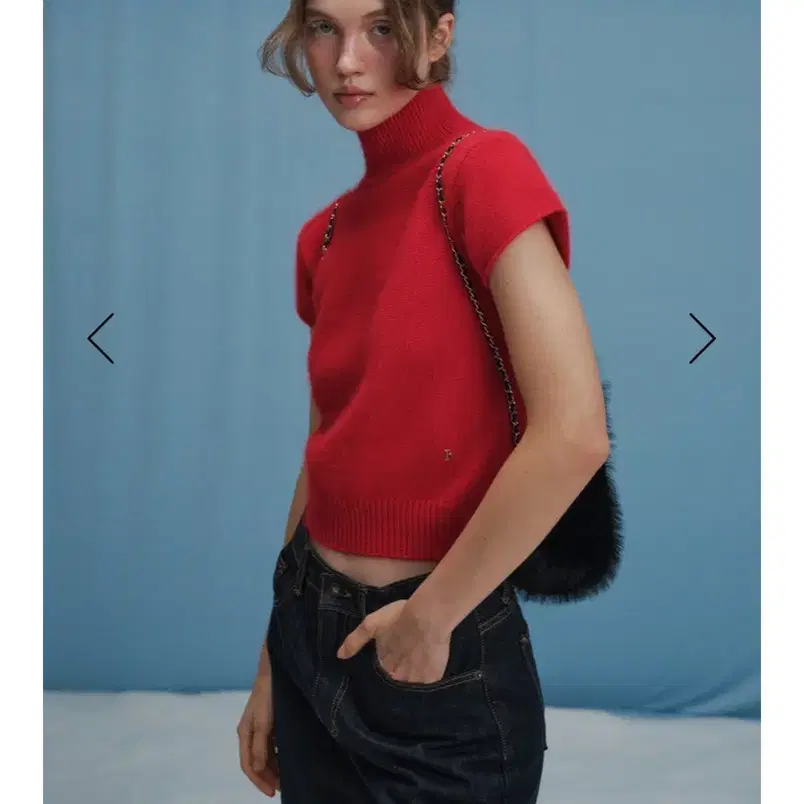 더바넷 Red Angora Half Turtleneck Knit