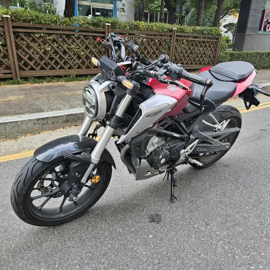 천안 평택 19년식 혼다 cb125r 판매. 충청 경기 아산 오산 화성