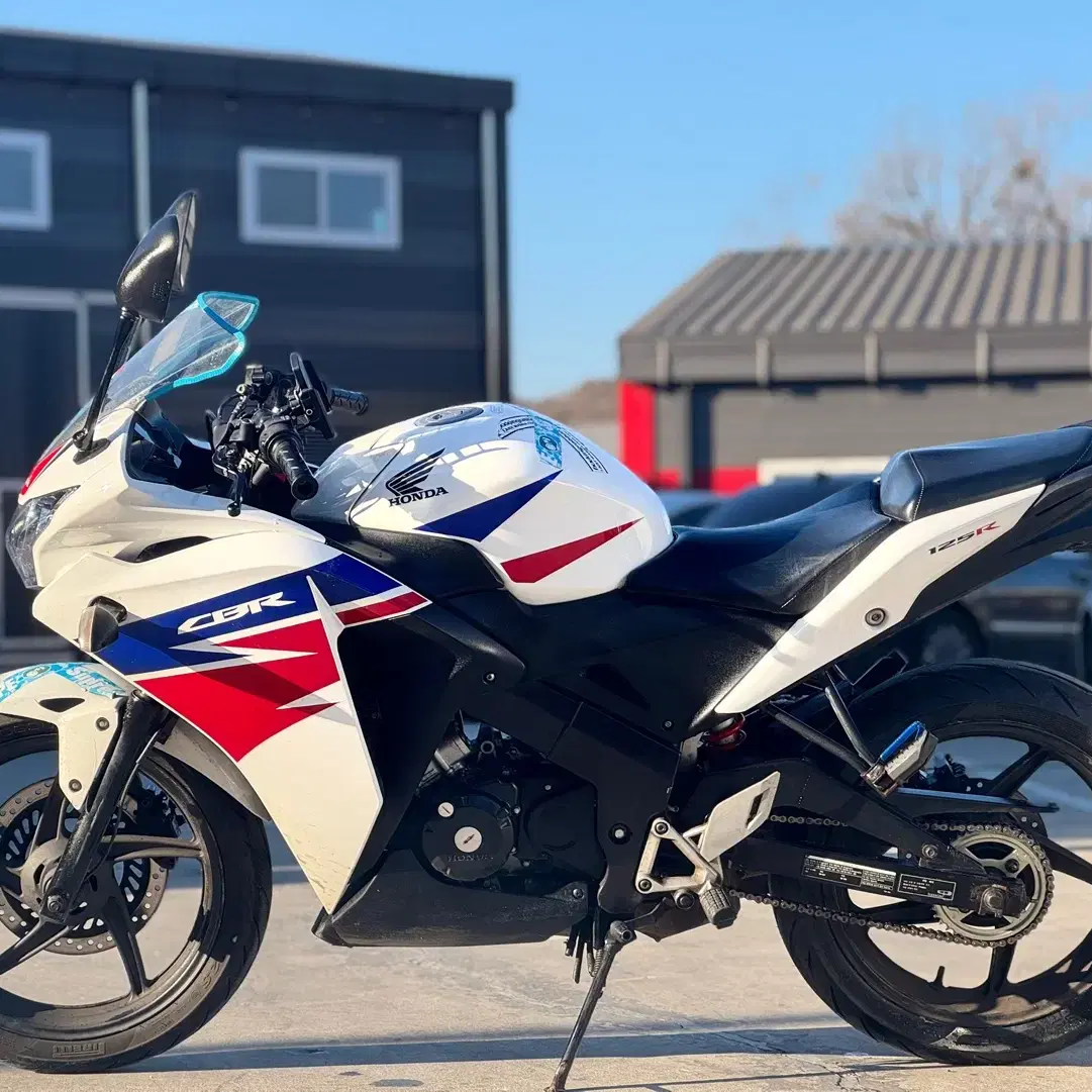 혼다cbr125r 16년식 건담 관리 잘된 차량 시세보다 저렴히판매합니다