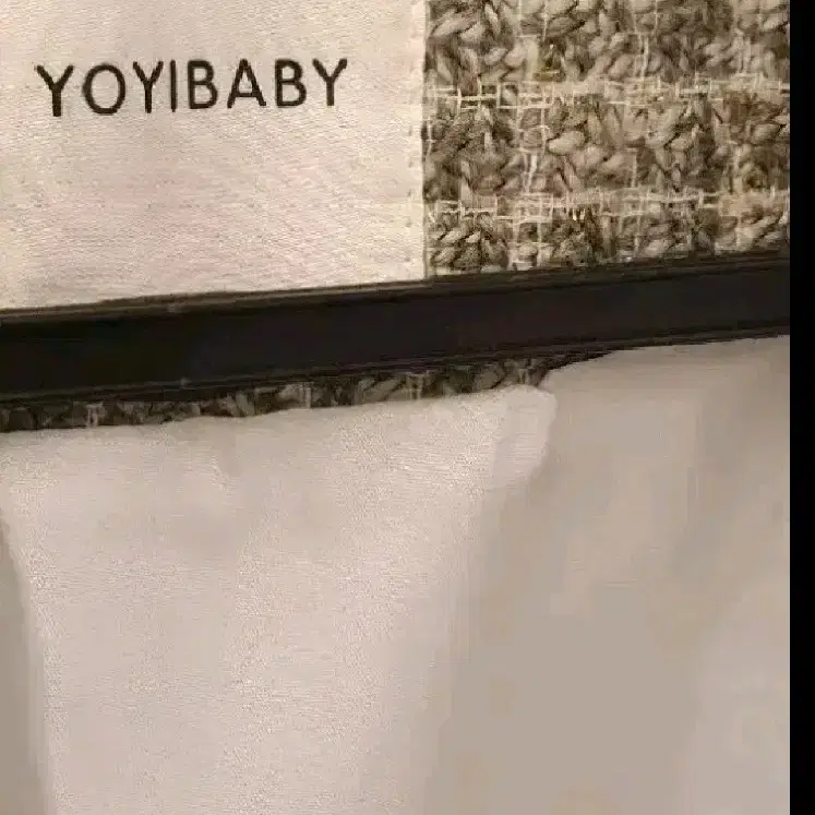 YOYIBABY 트위드베스트 보관만한 새옷프리