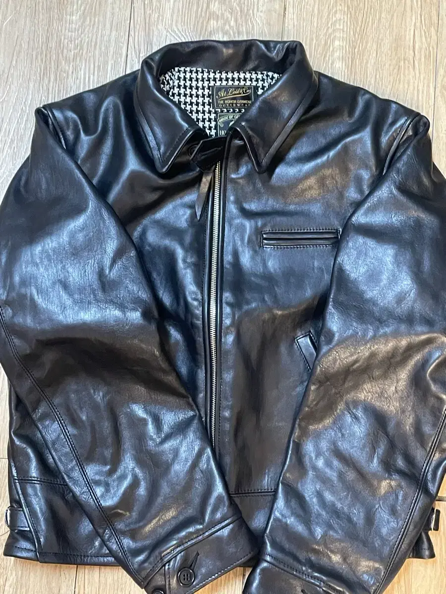 엣라코 Horsehide Leather Togs