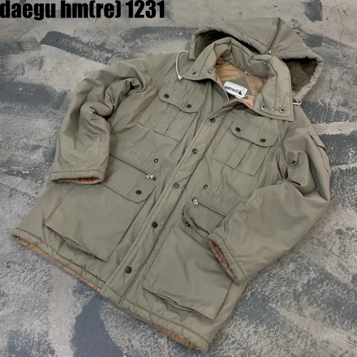 outreach.padding,jackets,fieldjumpers(recommended up to 100)ConditionGood!