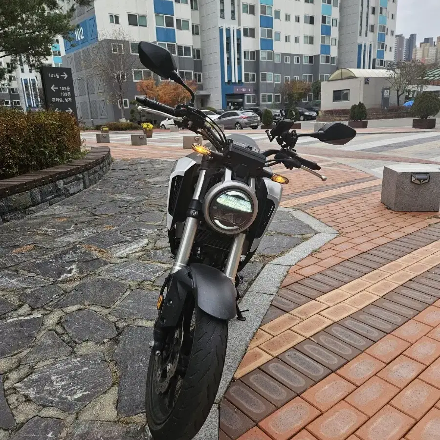 천안 평택 18년식 혼다 cb125r 판매해요. 충청 경기 아산 오산