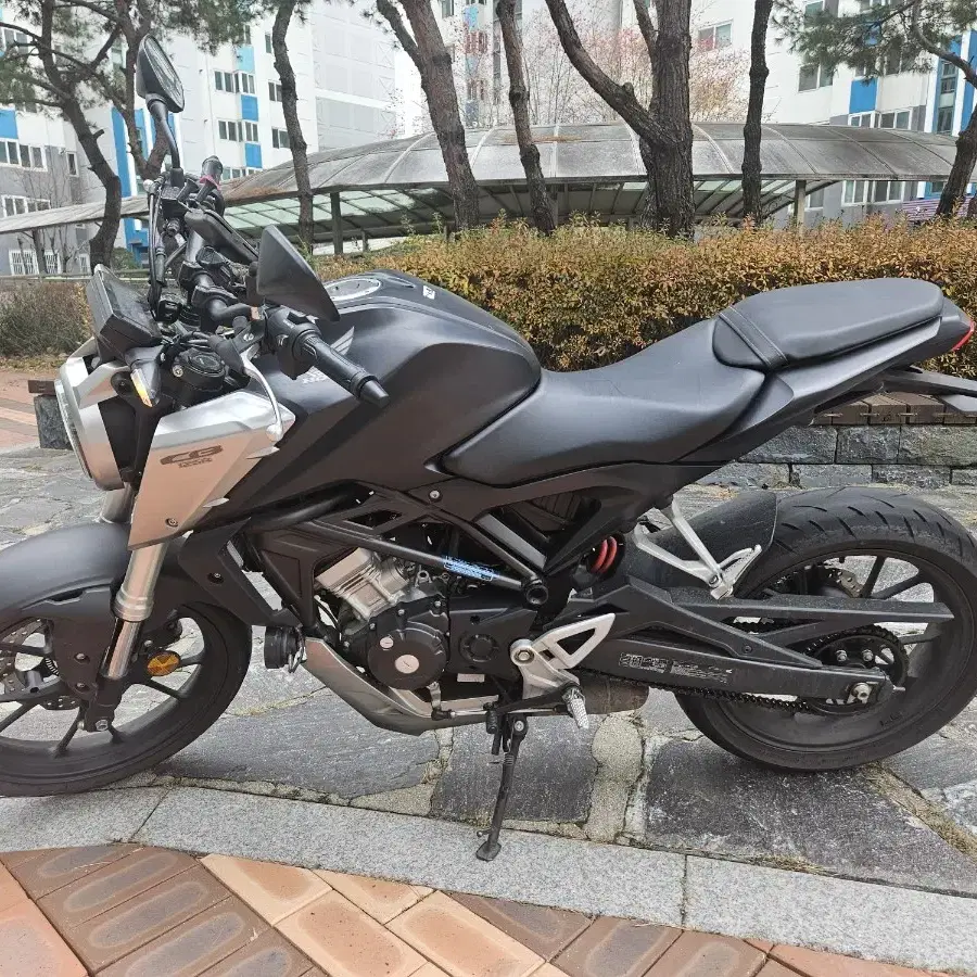 천안 평택 18년식 혼다 cb125r 판매해요. 충청 경기 아산 오산