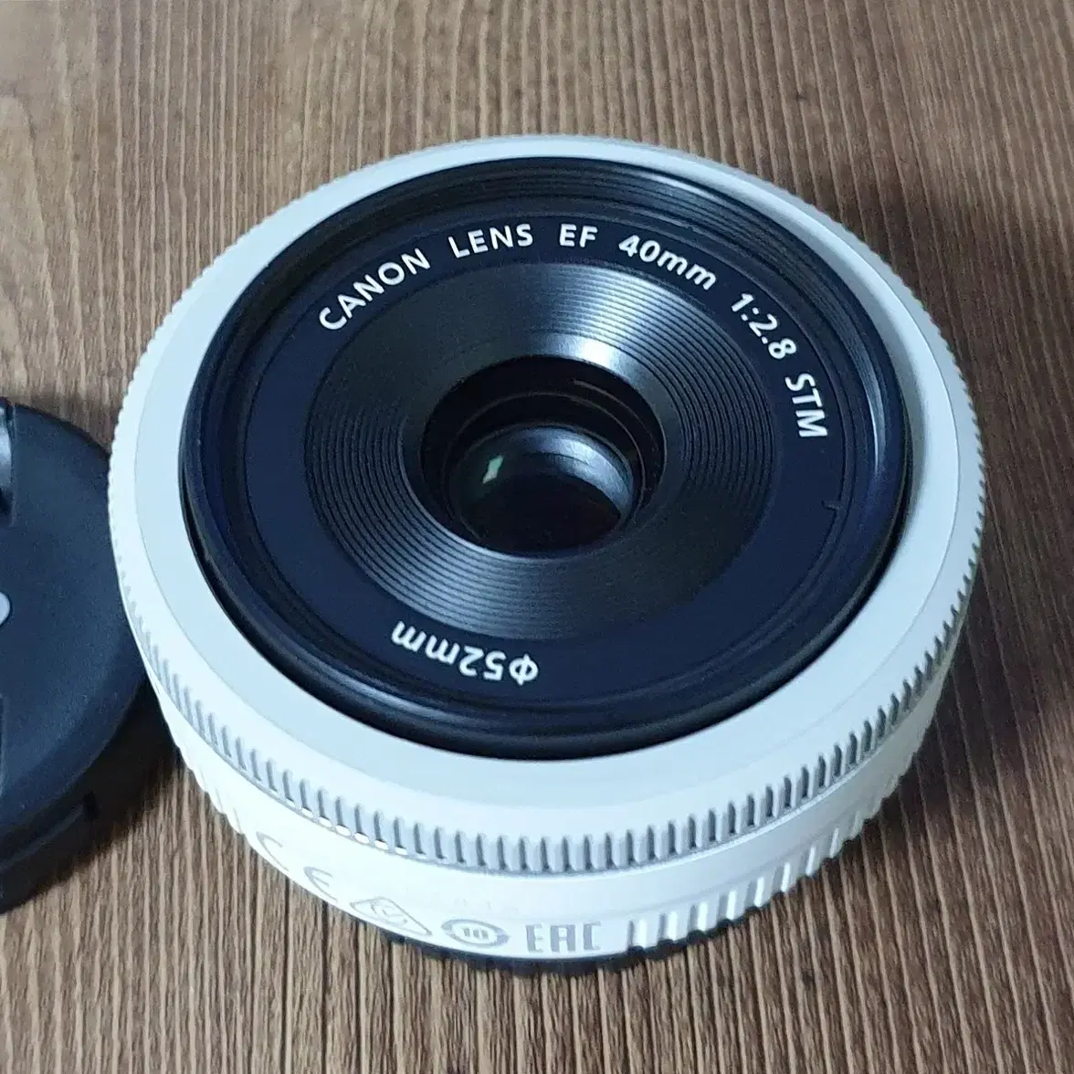 캐논 EF 40mm F2.8 STM 팬케익 화이트