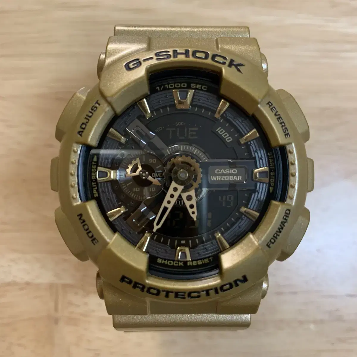 지샥 빅페이스 (G-SHOCK GA-110GD) 골드 팝니다