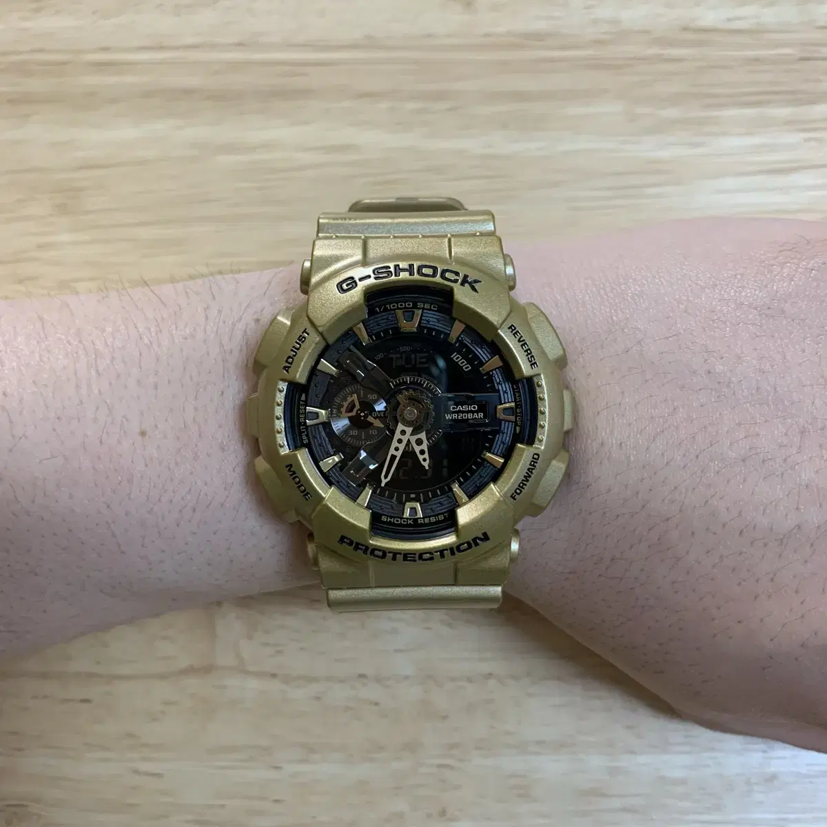 지샥 빅페이스 (G-SHOCK GA-110GD) 골드 팝니다