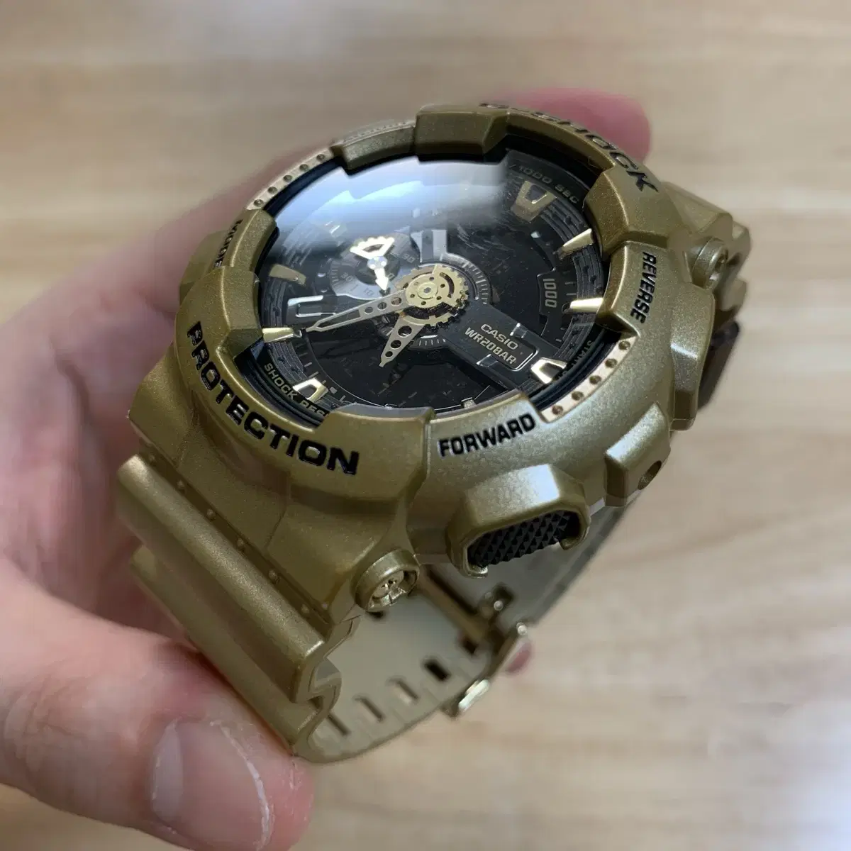 지샥 빅페이스 (G-SHOCK GA-110GD) 골드 팝니다