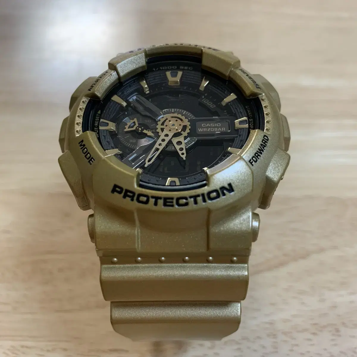 지샥 빅페이스 (G-SHOCK GA-110GD) 골드 팝니다