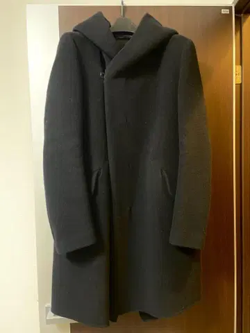 ATTACHMENT 캐시미어 혼방 더블 페이스 비버 후드 코트