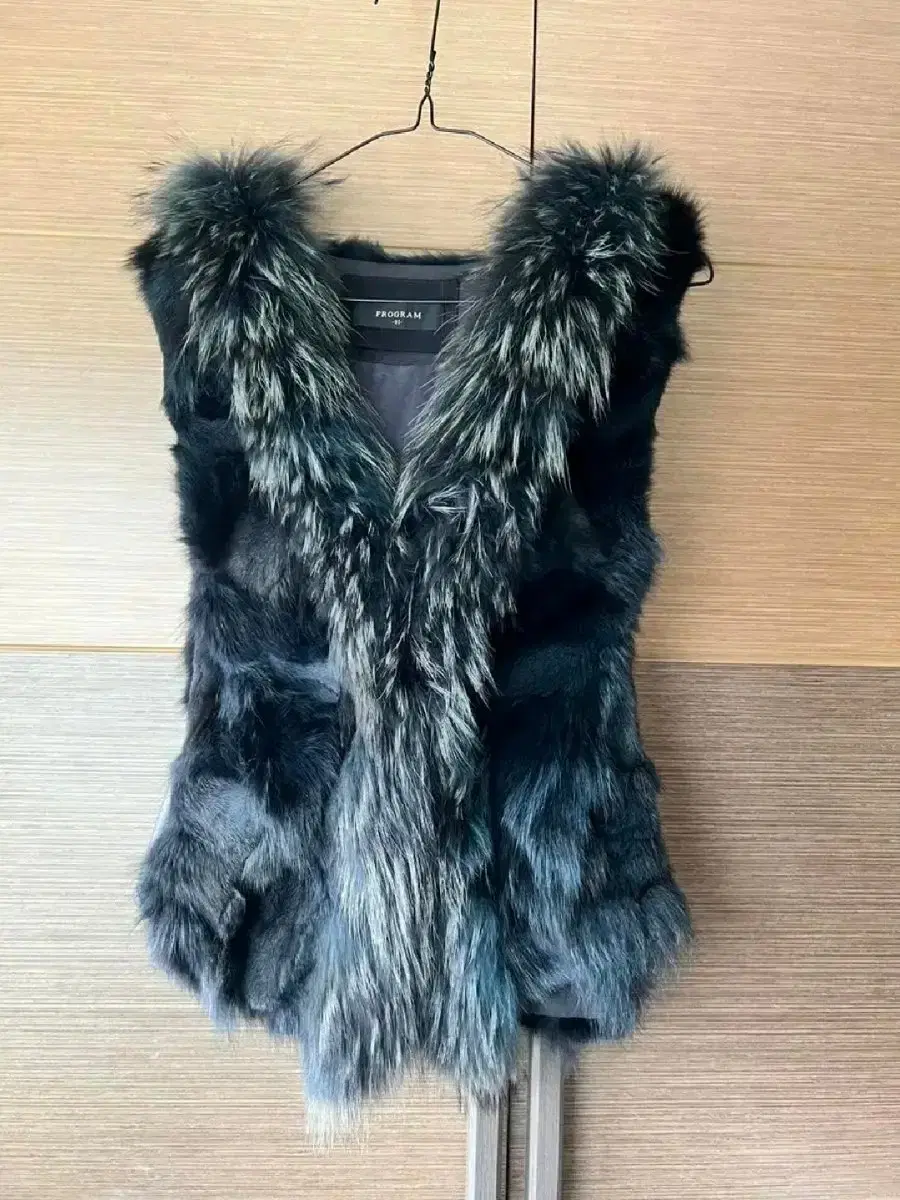 Fur vest 15000 won