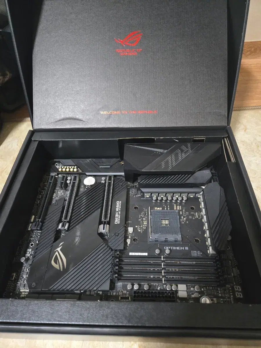 ASUS X570 DARKHERO