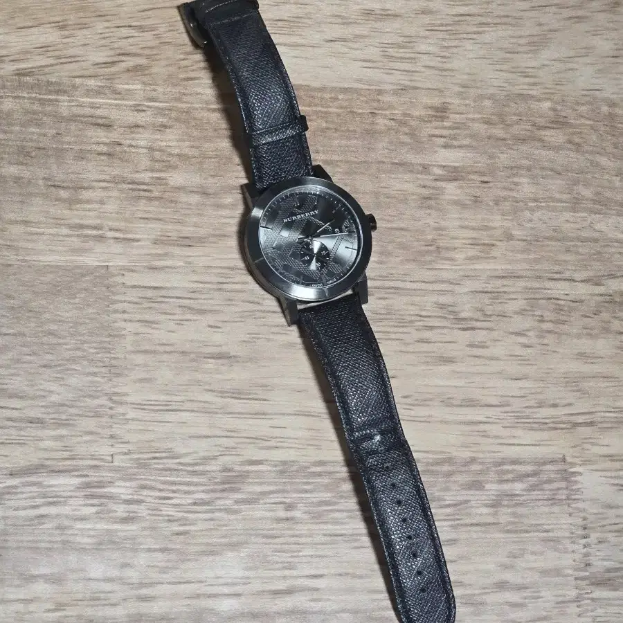 버버리 시계 42mm 정품