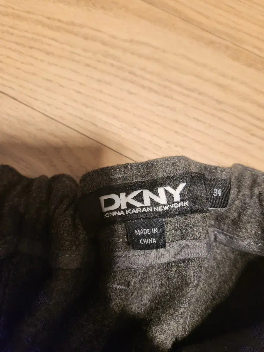 도리니칸뉴욕 DKNY 34  모직바지