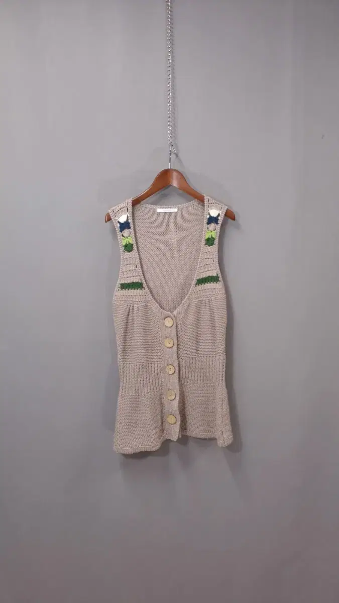 Button knit vest