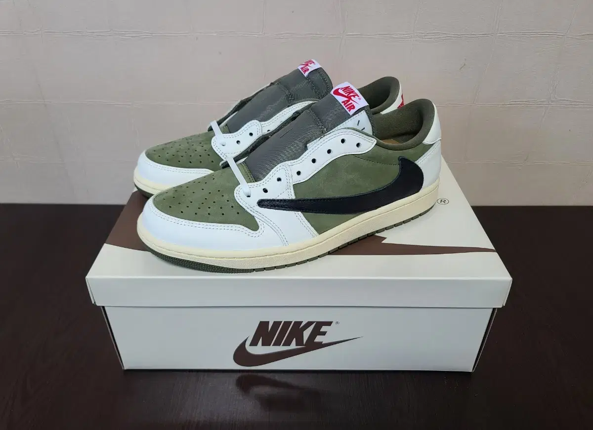 Jordan1 x Travis Scott Reverse Olive 280