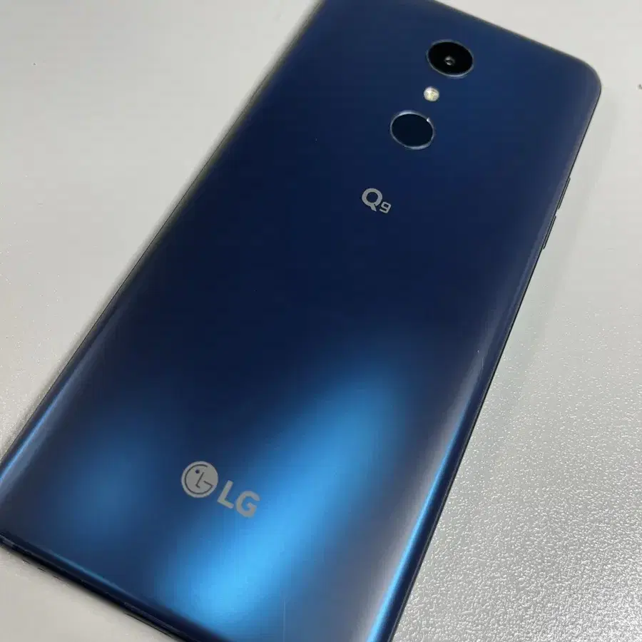 LG Q9