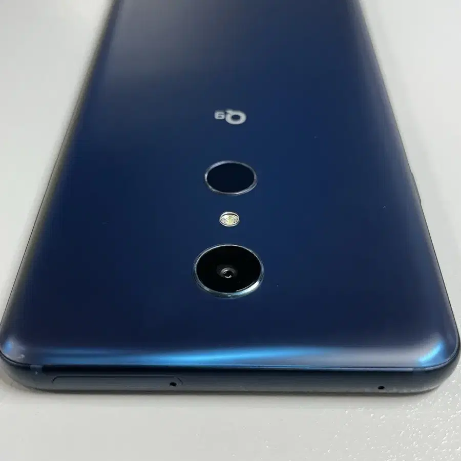 LG Q9