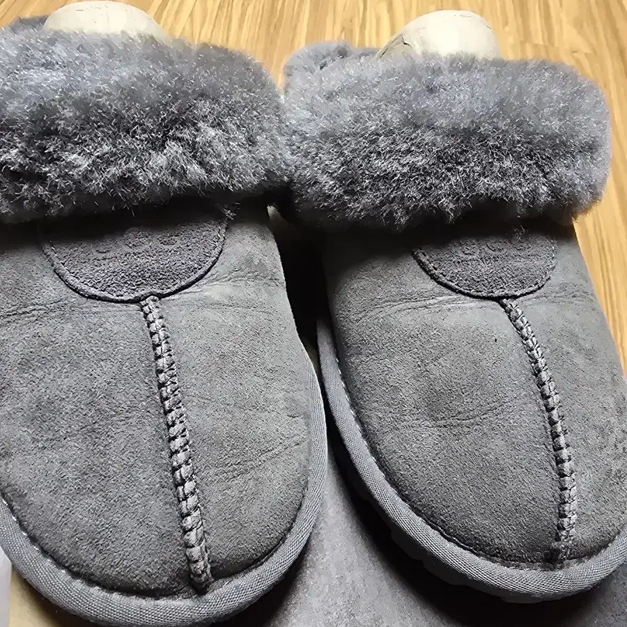 UGG 어그 슬리퍼 255