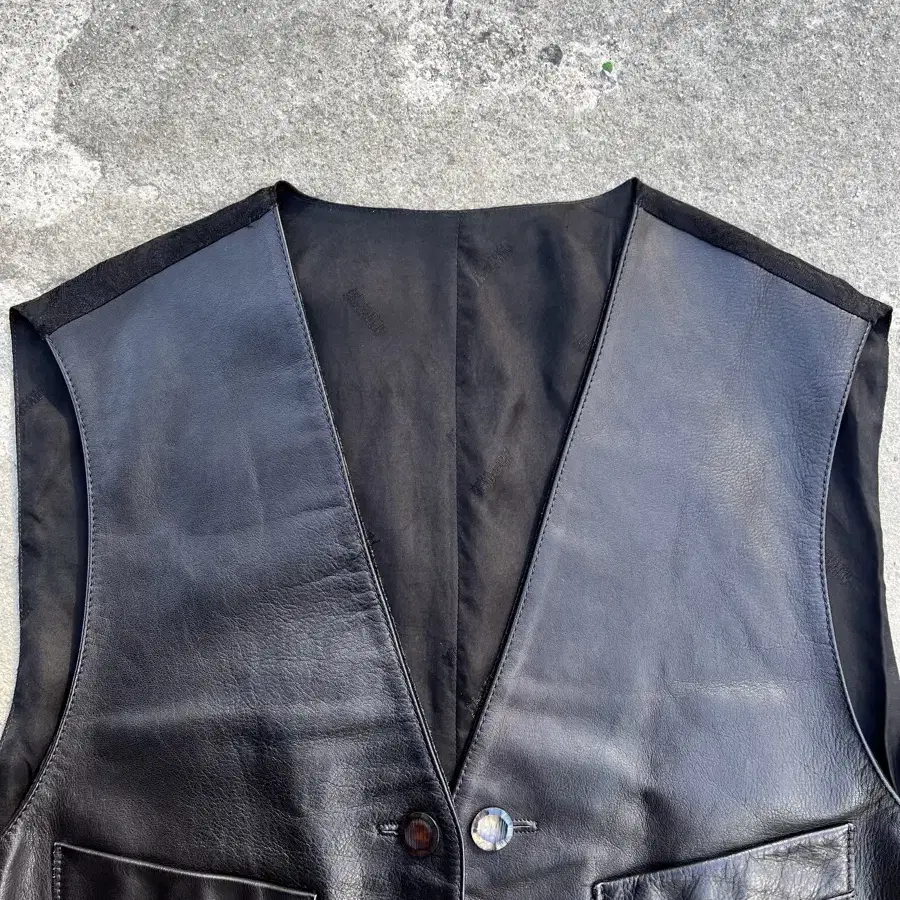 MAGLIANO JACQUARD VEST 마리아노 자카드 레더베스트