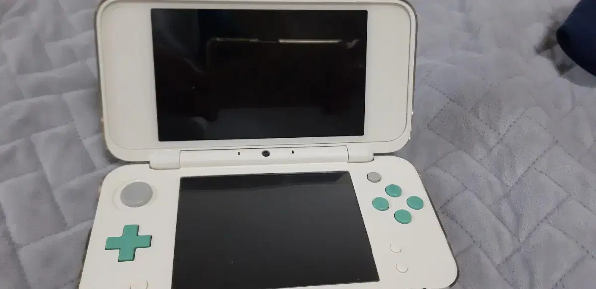 닌텐도 2ds  xl 동물의숲 에디션