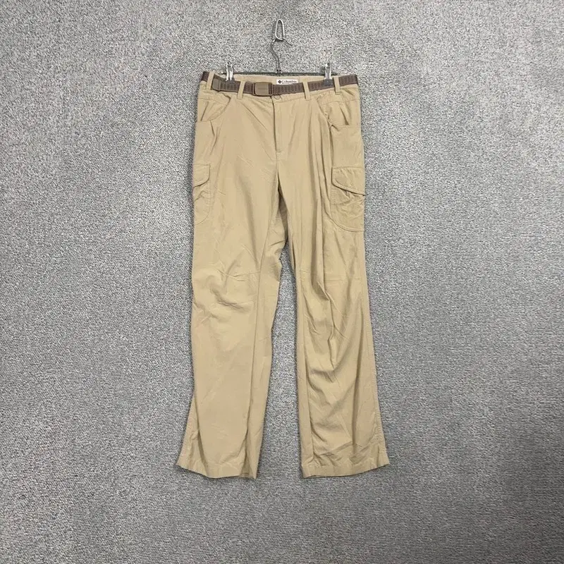 Colombia Functional Beige Cargo Pants 32