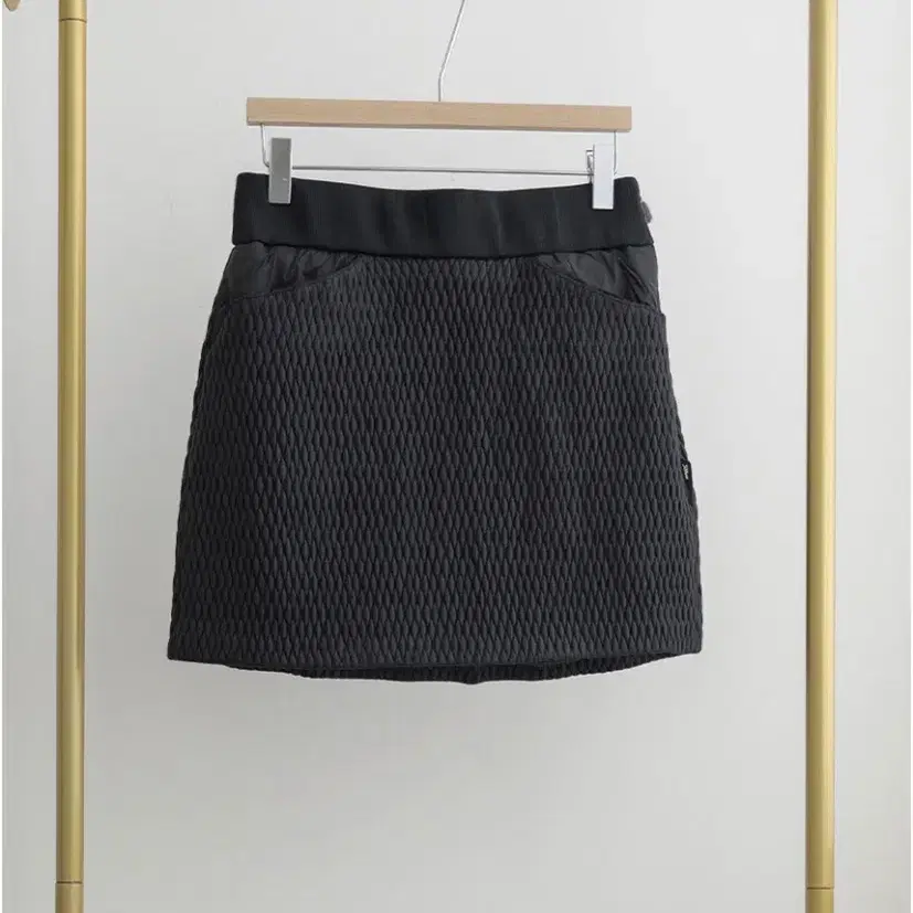 여성골프웨어 QUILTED H-LINE SKORTS